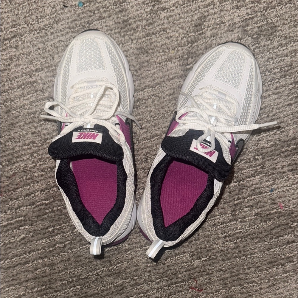 Nike Women's White and Purple Sneakers